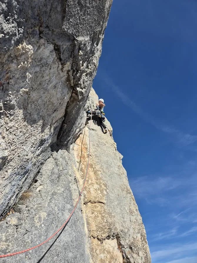Kletterer in der Route Aschenbrenner/Rainer an der Schüsselkarspitze